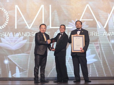 MLAA Receiving award ceremony