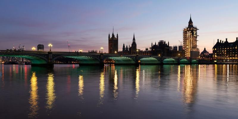 Westminster Bridge Illuminated River © James Newton